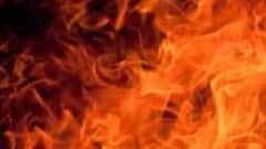 दिल्ली के गांधी नगर में फर्नीचर मार्केट में लगी भीषण आग, मौके पर पहुंची कई फायर टेंडर