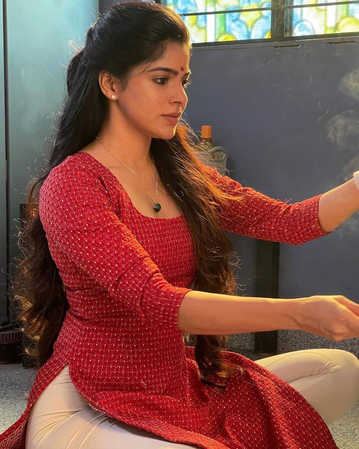இந்நிலையில், கோட் எனும் படத்திலும் நடித்து வருகிறார் திவ்ய பாரதி.