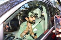 Vikrant Massey की पत्नी को मिली अस्पताल से छुट्टी, वाइफ और न्यू बॉर्न बेबी को लेकर घर रवाना हुए '12वीं फेल' स्टार