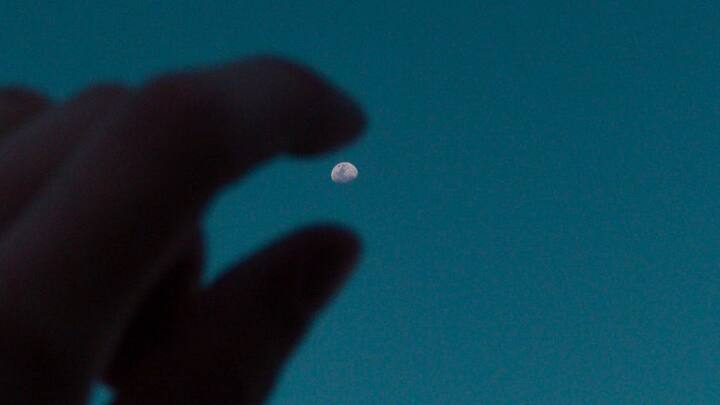 इन तस्वीरों को समझने के लिए आपका तेज दिमाग और पैनी नजर दोनों होना बेहद जरूरी है. वरना आप सामान्य लोगों की तरह ही तस्वीर में छुपे राज को ढूंढने से रह जाएंगे.