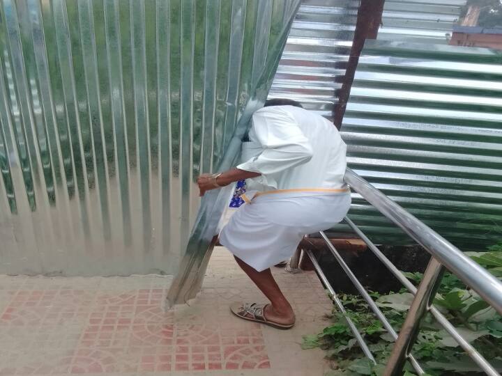 சீர்காழியில் திடீரென அடைக்கப்பட்ட பொது பாதை - பொதுமக்கள், வியாபாரிகள் அவதி