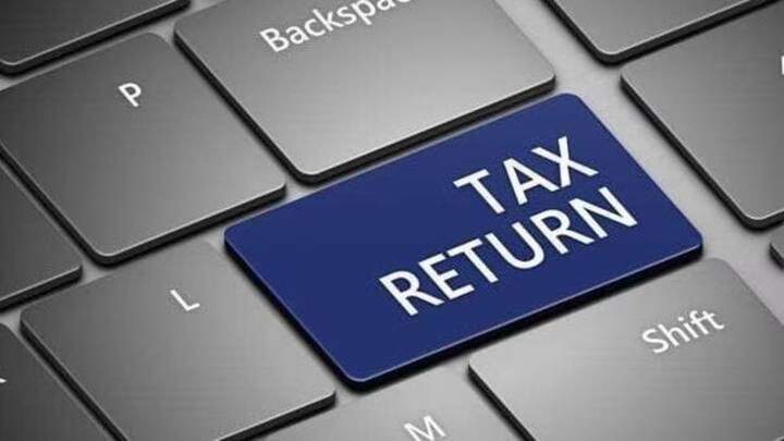 ITR 2024 Income Tax how to file ITR with Form-12B and 12BA if switched from a job ITR 2024: ఉద్యోగం మారితే కొత్త కంపెనీకి ఫామ్‌-12B &12BA సబ్మిట్‌ చేయాలని మీకు తెలుసా?