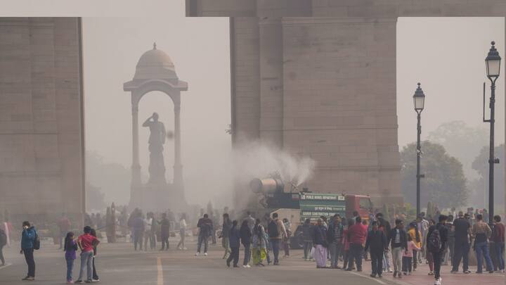 CAQM fixed amount of fine Delhi NCR Pollution spreader Beware if found guilty then Delhi NCR में प्रदूषण फैलाने वाले सावधान, CAQM ने तय की जुर्माने की राशि, दोषी पाये गए तो...