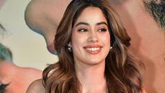 Janhvi Kapoor : హార్ట్​ఫుల్​గా నవ్వేస్తున్న జాన్వీ కపూర్.. లేటెస్ట్ ఫోటోలు చూశారా?