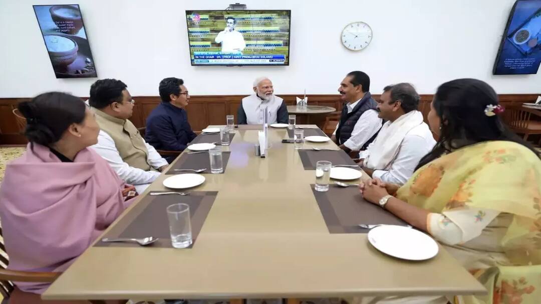 PM Modi Sleep : ”பிரதமர் மோடி தினமும் மூன்றரை மணிநேரம் மட்டுமே உறங்குகிறார்”.. சுவாரஸ்ய தகவலை சொன்ன எல்.முருகன்!