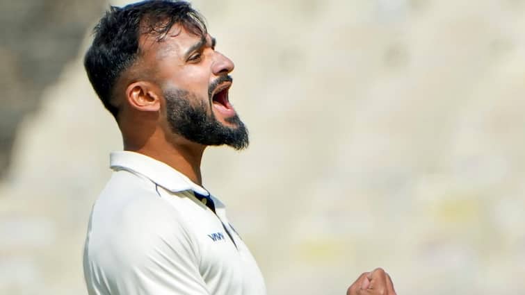 IND vs ENG: Akash Deep wreaked havoc in the debut test, single-handedly destroyed England's top order IND vs ENG: ડેબ્યૂ ટેસ્ટમાં જ આકાશ દીપનો તરખાટ, એકલા હાથે ઈંગ્લેન્ડના ટોપ ઓર્ડરને ઘર ભેગુ કર્યું