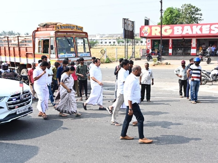 விபத்தில் சிக்கிய மாணவரை காரில் மருத்துவமனைக்கு அனுப்பி வைத்த கனிமொழி எம்பி - கோவையில் நெகிழ்ச்சி