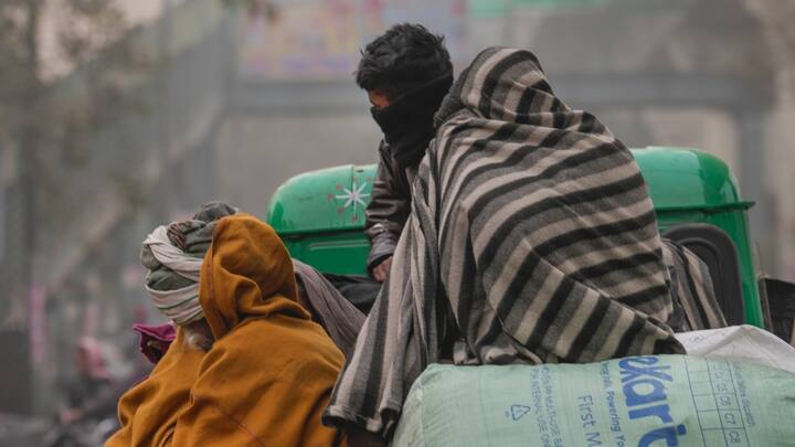 आगामी दिनों में न्यूनतम और अधिकतम तापमान में दो से तीन डिग्री बढ़ोतरी होने की प्रबल संभावना है. अधिकांश भागों में न्यूनतम तापमान चार डिग्री सेल्सियस से ऊपर दर्ज होने से पाला जमने की संभावना नहीं है.