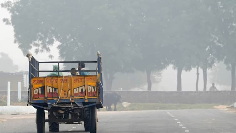 UP News 2 Killed 25 Hurt Tractor Trolley Carrying Devotees Falls Into Ditch In Hardoi UP News: 2 Killed, 25 Hurt As Tractor-Trolley Carrying Devotees Falls Into Ditch In Hardoi