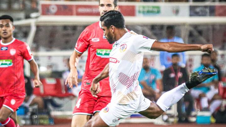 আইএসএলে কলকাতার দুই প্রধানের দিনটি দু'রকম কাটল। অ্যাওয়ে ম্যাচে হারল ইস্টবেঙ্গল এফসি। ঘরের মাঠে দাপটের সঙ্গে জিতল মোহনবাগান সুপার জায়ান্ট।