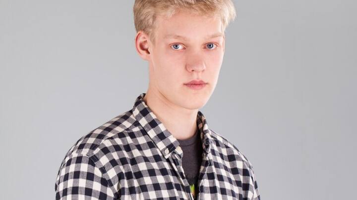 क्या आपने कभी सोचा है कि आपके शर्ट पर जो चेक्स होते हैं, वो आप पर कैसे लगते हैं? जी हां, शर्ट पर चेक्स का डिजाइन और उसका साइज आपके लुक को बहुत बदल सकता है. चेक्स वाली शर्ट पहनना तो स्टाइलिश होता है, लेकिन जरूरी है कि सही तरह के चेक्स चुने जाएं.