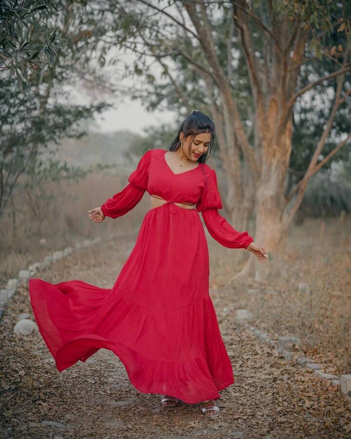 ગરિમાએ હાલમાં જ ખૂબ જ શાનદાર ફોટોશૂટ કરાવ્યું છે. એક્ટ્રેસનો બોલ્ડ અંદાજ વાયરલ થઈ રહ્યો છે.
