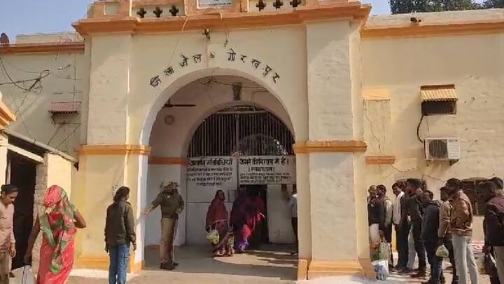 ऐसे में वे खुली हवा में सांस नहीं ले सकते हैं. यहीं वजह है कि उन्हें अब अपने किए पर पछतावा होने के साथ प्रभु के चरणों में ही रम जाने में आनंद आने लगा है.