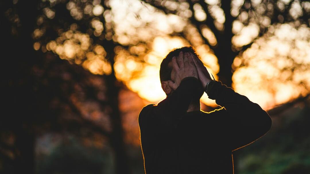 Follow these simple and effective tips to control your stress in five minutes Tips to Control Stress : ఈ టిప్స్ ఫాలో అయితే కేవలం 5 నిమిషాల్లోనే మీ ఒత్తిడి తగ్గించుకోవచ్చు