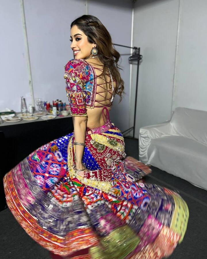 ఈ చిత్రంలో జాన్వీ కపూర్ హీరోయిన్ గా ఎంపికయ్యే అవకాశం ఉందని అంటున్నారు. మరోవైపు బాలీవుడ్లోనూ బ్యాక్ టూ బ్యాక్ సినిమాలు చేస్తుంది. ప్రస్తుతం ఆమె చేతిలో ఉలజ్ (Ulajh) అనే మూవీ ఉంది. దీనిని సుధాన్షు సరియా దర్శకత్వం వహించనున్నారు.