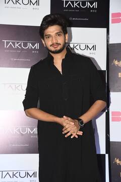 Bigg Boss 17 की सक्सेस पार्टी में व्हाइट ड्रेस में मन्नारा लगीं ग्लैम, ब्लैक कुर्ते में  मुनव्वर लगे क्लासी, इन कंटेस्टेंट ने भी अपने लुक से लूटी महफिल