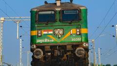 Railway Rules: ਰੇਲ ‘ਚ ਸਫ਼ਰ ਕਰਨ ਵੇਲੇ ਰਾਤ ਨੂੰ ਨਹੀਂ ਕਰ ਸਕਦੇ ਆਹ ਕੰਮ, ਨਹੀਂ ਤਾਂ ਭਰਨਾ ਪੈ ਸਕਦਾ ਜ਼ੁਰਮਾਨਾ