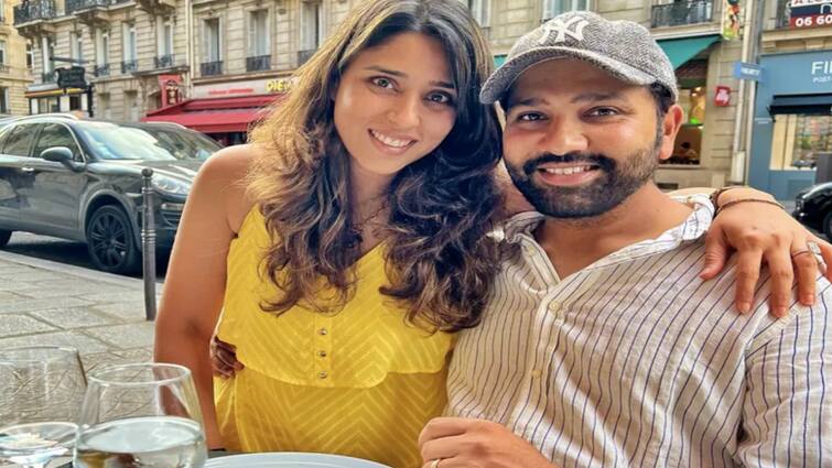 Rohit sharma wife rithika reply mark boucher opinion Mumbai Indian Captaincy Rohit Sharma: மார்க் பவுச்சருக்கு பதிலடி கொடுத்த ஹிட்மேன் மனைவி! நெகிழ்ச்சியில் உறைந்த ரோகித்சர்மா!