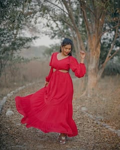 Garima chaurasia: રેડ લૂકમાં ગરિમા ચોરસિયાએ આપ્યા શાનદાર પોઝ, જુઓ તસવીરો