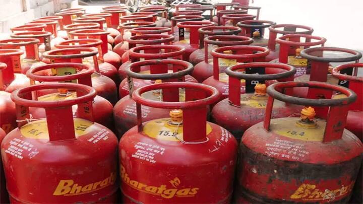BPCLએ કહ્યું કે Pure for Sure ની મદદથી ગ્રાહકો યોગ્ય સિલિન્ડર મેળવી શકશે. આ સ્કીમ હેઠળ સિલિન્ડર પર ટેમ્પર-પ્રૂફ સીલ લગાવવામાં આવશે. તેમાં QR કોડ હશે. QR કોડ સ્કેન કરવા પર, ગ્રાહકોને સિગ્નેચર ટ્યુન સાથે પ્યોર ફોર સ્યોર પોપ અપ દેખાશે