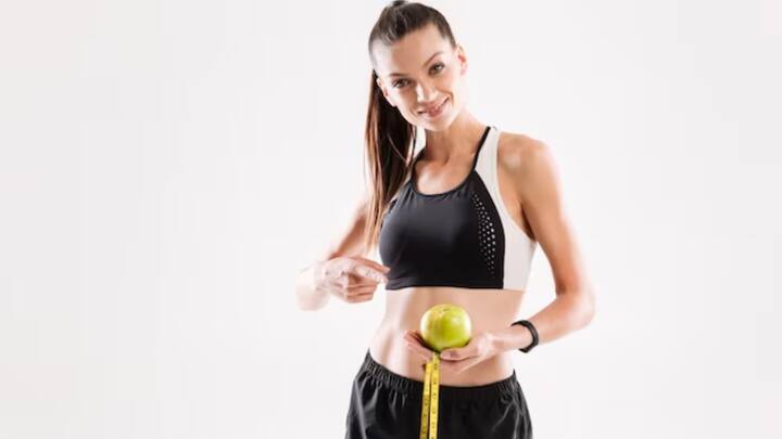 মনমেজাজ বিগড়ে যেতে পারে - ওজন কমাতে শুরু করেছেন। কঠিন ডায়েট মেনে চলছেন। এই সময় কিন্তু মনমেজাজ বিগড়েও যেতে পারে। সেটা খেয়াল রাখুন।(ছবি সৌজন্য - ফ্রিপিক)