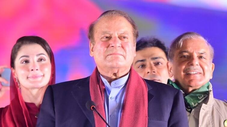 Pakistan Election Result Nawaz Sharif PM Post PML-N PPP PTI Pakistan Election Rigging Election Commission Pakistan: ‘Nawaz Sharif Still In Race For PM Post,’ PML-N Leaders Amid Talks With PPP. 2 Parties Forfeit Seats Over 'Poll Rigging'