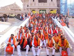 IN Pics: रामलला के दर्शन करने अयोध्या पहुंचे यूपी के विधायक, राम मंदिर में की पूजा-अर्चना