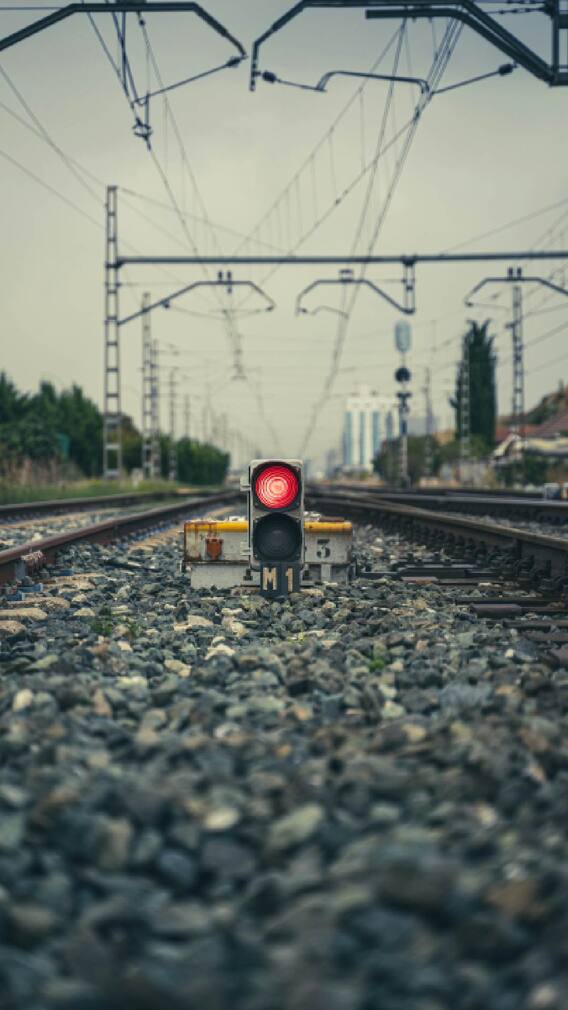 रेल्वेत ब्रँच लाईन आणि मेन लाईनचा अर्थ काय असतो ?