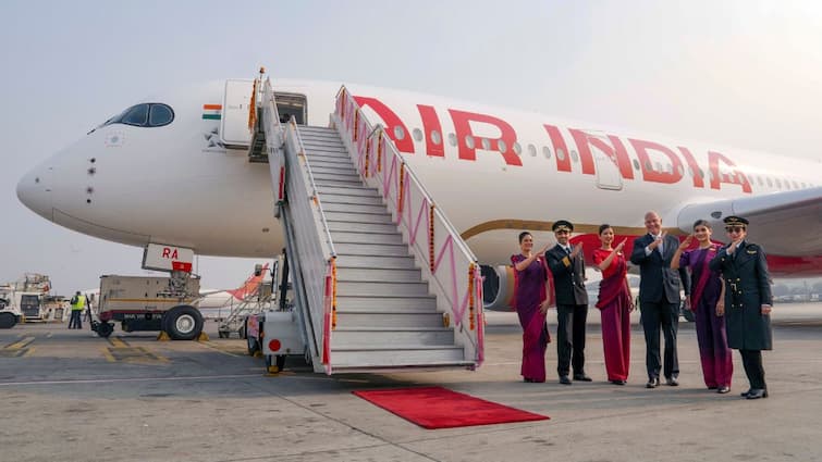Court Asks Air India  Pay Rs 60000 Passenger Broken Business Class Seats Flight  Court Asks Air India To Pay Rs 50,000 For 'Mental Agony' To Couple Over Broken Business Class Seats
