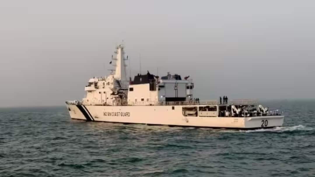 Indian Coast Guard Navik Recruitment 2024 Registration begins from Feb 13 Know Other Important Information in Details Indian Coast Guard Recruitment 2024: ভারতীয় উপকূলরক্ষী বাহিনীতে নিয়োগ, কোন পদে নিয়োগ করা হবে? শূন্যপদ কত?