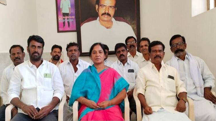 Former Minister Paritala Sunitha responds over Nara Lokesh Shankharavam Yatra from Ichapuram Paritala Sunitha: లోకేష్ శంఖారావం యాత్రతో వైసీపీలో వణుకు, మాజీ మంత్రి పరిటాల సునీత వ్యాఖ్యలు