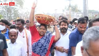 Medaram Jatara 2024 Minister Seethakka visits Sammakka Saralamma Jatara Medaram Jatara 2024: వనదేవతలను దర్శించుకున్న సీతక్క - అమ్మవార్లకు పట్టువస్త్రాలు సమర్పించిన మంత్రి