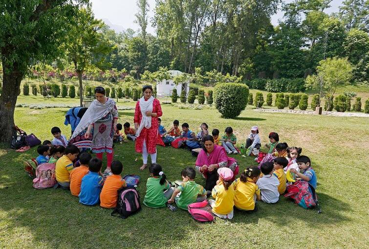 After the Vadodara boat tragedy, school travel rules were made stricter, permission is mandatory even for a one-day picnic વડોદરા બોટ દુર્ઘટના બાદ શાળાના પ્રવાસના નિયમો બનાવાયા કડક, વન ડે પિકનિક માટે પણ મંજૂરી લેવી અનિવાર્ય