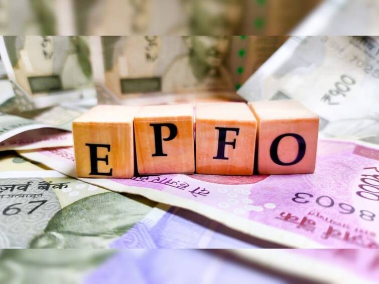 Interest rates on PF have increased but know when the interest will be credited to your pf account PF Interest Credit:પીએફ પર વ્યાજના દર તો વધ્યાં પરંતુ જાણો ક્યારે આપના ખાતામાં જમા થશે ઇન્ટરેસ્ટ