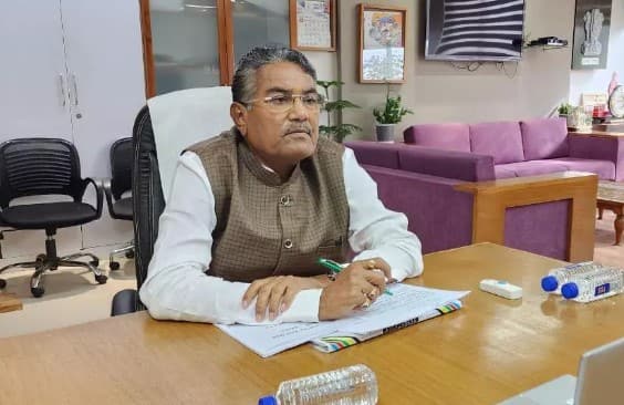 સીનર્જી હોસ્પિટલે કૃષિમંત્રી રાઘવજી પટેલનું હેલ્થ બુલેટીન જાહેર કર્યું, તબિયત સ્થિર Synergy Hospital released Health Bulletin of Agriculture Minister Raghavji Patel સીનર્જી હોસ્પિટલે કૃષિમંત્રી રાઘવજી પટેલનું હેલ્થ બુલેટીન જાહેર કર્યું, તબિયત સ્થિર