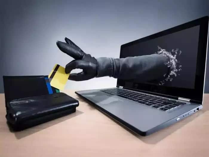 online scam fraud 5 apps bank account may get empty delete all marathi news Online Scam : तुमचं बँक अकाऊंट रिकामं करणाऱ्या 5 अॅप्सची नावे समोर आली; फोनमधून लगेच डिलीट करा