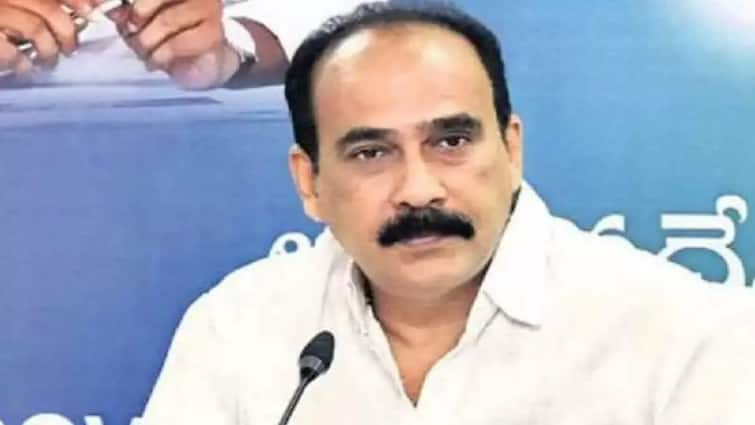 Balineni Srinivas Reddy made sensational comments in Ongole Balineni Srinivasa Reddy: డబ్బులు తీసుకున్నట్లు తేలితే చెప్పుతో కొట్టండి! బాలినేని సంచలన వ్యాఖ్యలు