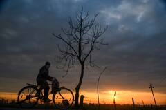 Weather Update Today: दिल्ली में 5.2 पारा, मध्य प्रदेश में गरजेंगे बादल, यूपी-बिहार में भी होगी बारिश, पढ़ें देशभर का मौसम अपडेट