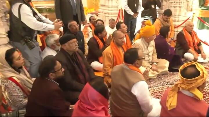 CM Yogi Adityanath with BJP BSP and RLD MLAs Ram Mandir Ramlala Darshan in Ayodhya Ram Mandir: सीएम योगी के साथ मंत्री और विधायकों ने किए रामलला के दर्शन, इन दलों के नेता भी रहे मौजूद, देखें Video
