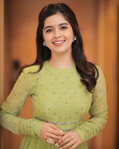 Hanuman Amritha Photos: పచ్చిక నవ్వుల పచ్చదనమే సాంగేసుకున్న అమృత!