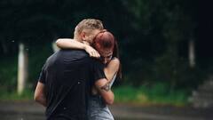 Happy Hug Day: हग करने का भी तरीका बताता है साथी कितना करता है प्यार, आपका पार्टनर कैसे लगता है गले