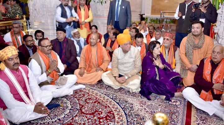दिलचस्प बात यह है कि कांग्रेस और बसपा विधायक भी उस यात्रा का हिस्सा थे, जिससे समाजवादी पार्टी दूर रही.