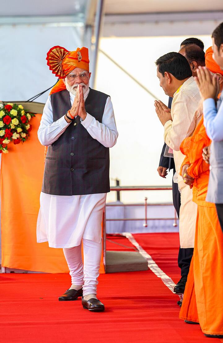 वहीं पीएम नरेंद्र मोदी भी संसद के दोनों सदनों में बोल चुके हैं कि इस बार एनडीए 400 पार सीटें जीतेगी. इस बीच इंडिया टुडे ने मूड ऑफ द नेशन सर्वे किया, जिसमें लोगों से पूछा गया कि पीएम मोदी के इस कार्यकाल में सबसे निर्णायक कौन से फैसले थे?