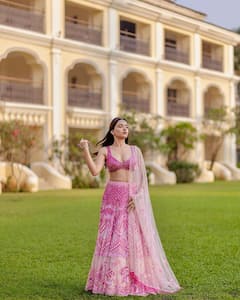 Rukshar Dhillon Photos: పింక్ డ్రెస్ లో రుక్సర్ ఎంత బావుందో!