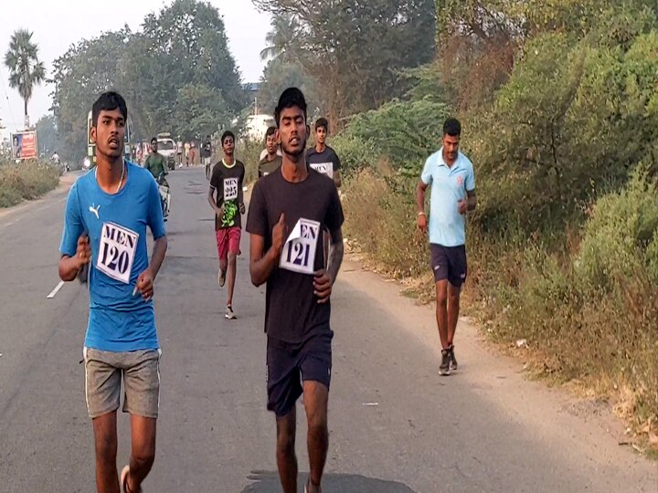 வத்தலகுண்டில் இயற்கையை பாதுகாக்க வலியுறுத்தி மரக்கன்றுகளுடன் மாரத்தான் ஓட்டம்