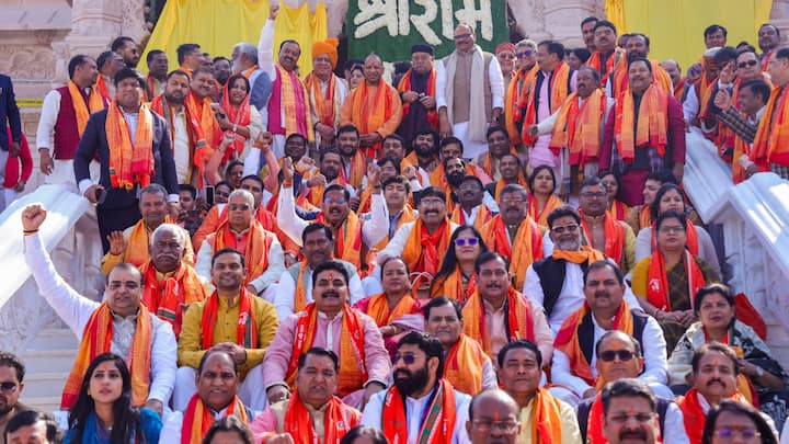 UP MLA Visit Ayodhya: अयोध्या पहुंचे डिप्टी सीएम केशव प्रसाद मौर्य ने कहा, 