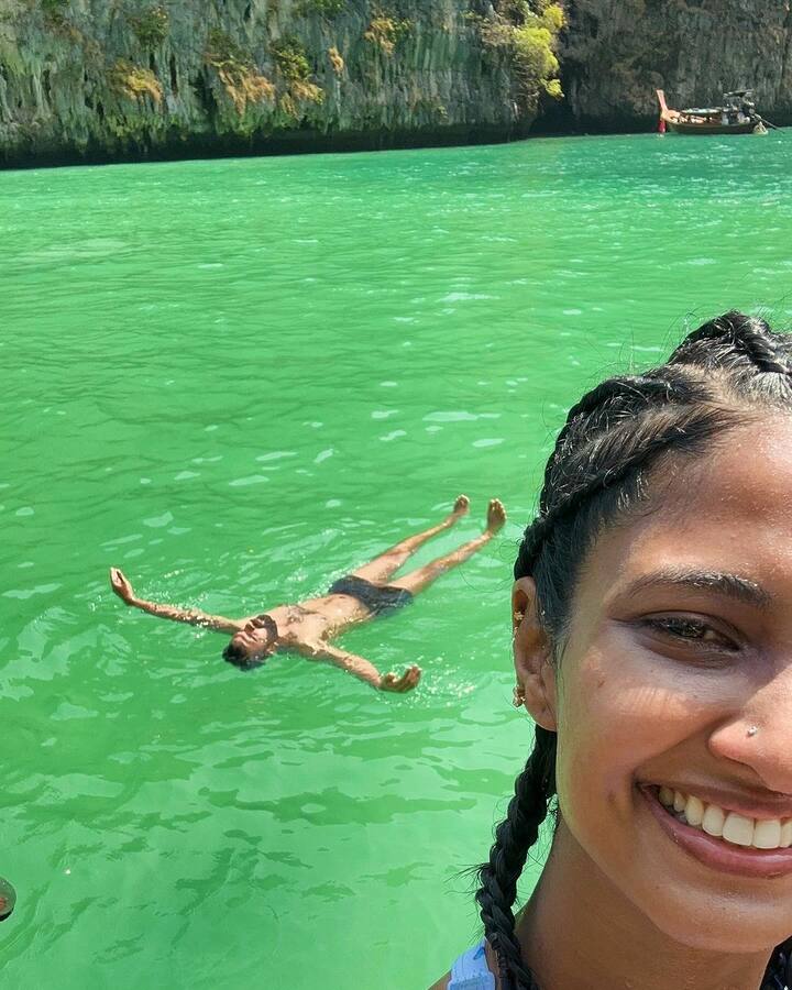 காதலில் மட்டுமல்ல அசோக் செல்வன் கடலிலும் மிதப்பார்!