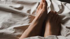 Leg pain : रात्री झोपताना पाय दुखतात ? या पोषक तत्वांची आहे कमतरता  !