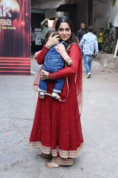 Jhalak Dikhhla Jaa 11: पति शोएब से मिलने बेटे के साथ सेट पर पहुंचीं दीपिका कक्कड़, रेड सूट में बेहद खूबसूरत दिखीं रुहान की मॉम