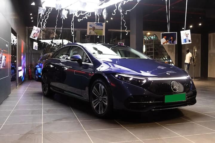 The EQS is a zero-emission vehicle, contributing to a cleaner and greener environment.